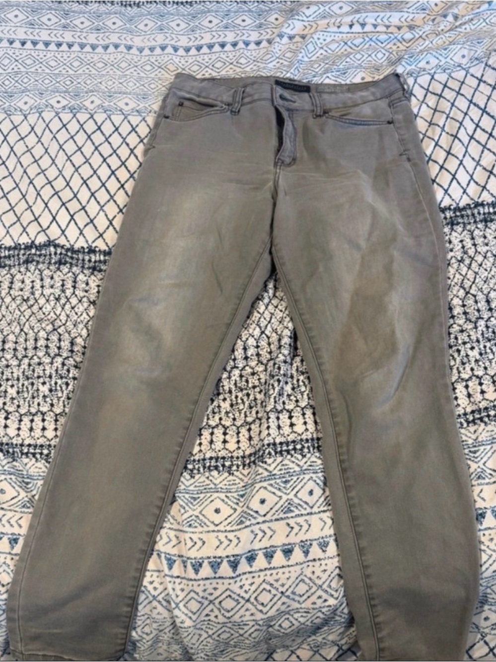 Aeropostale Women's Grey Skinny Jeans